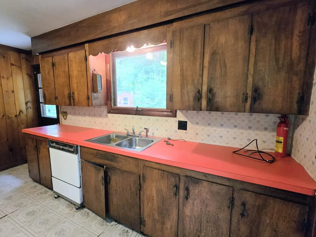 21 Pinhook Road Bridgton ME 04009