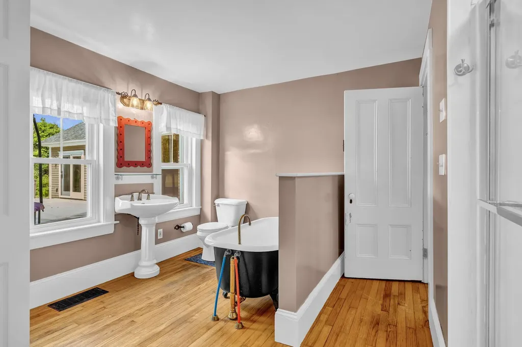 155 West Road Waterboro ME 04087