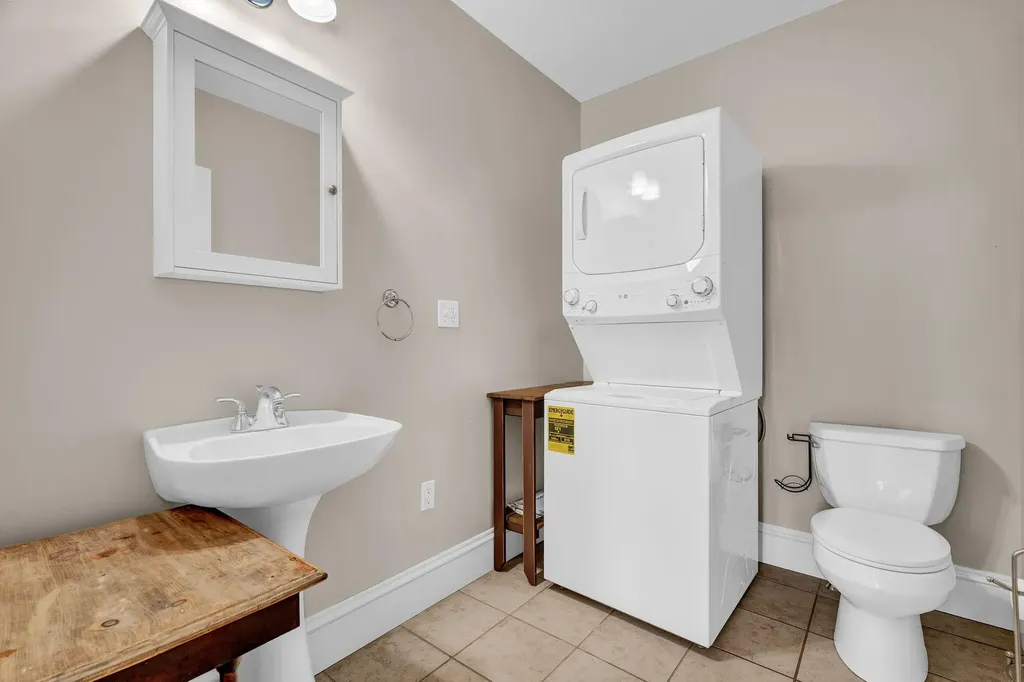 155 West Road Waterboro ME 04087