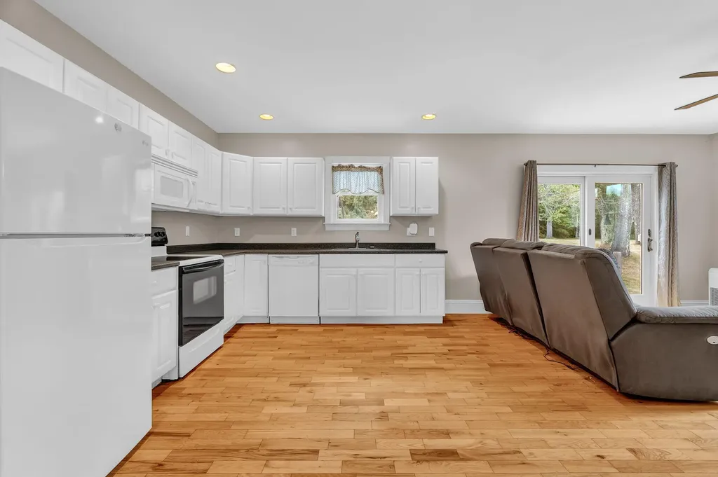 155 West Road Waterboro ME 04087