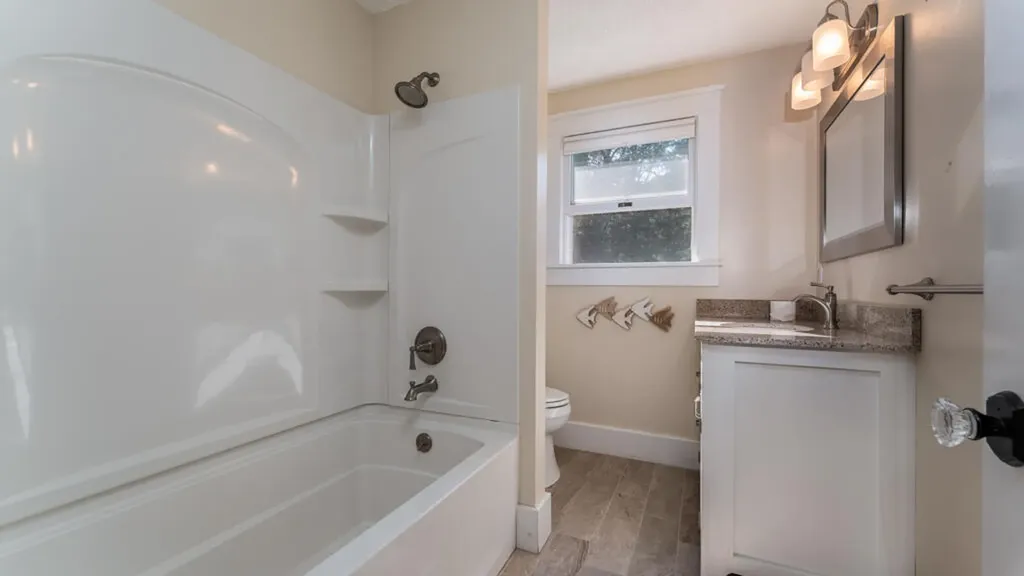 473 Bay Road Bowdoinham ME 04008