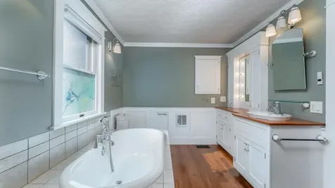 473 Bay Road Bowdoinham ME 04008