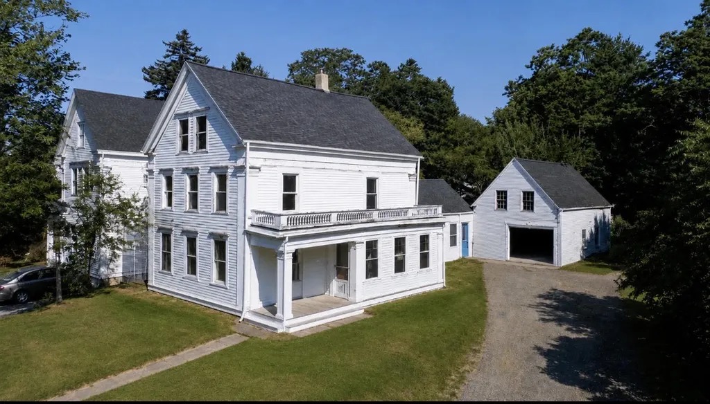 Thomaston ME, 41 Hyler Street
