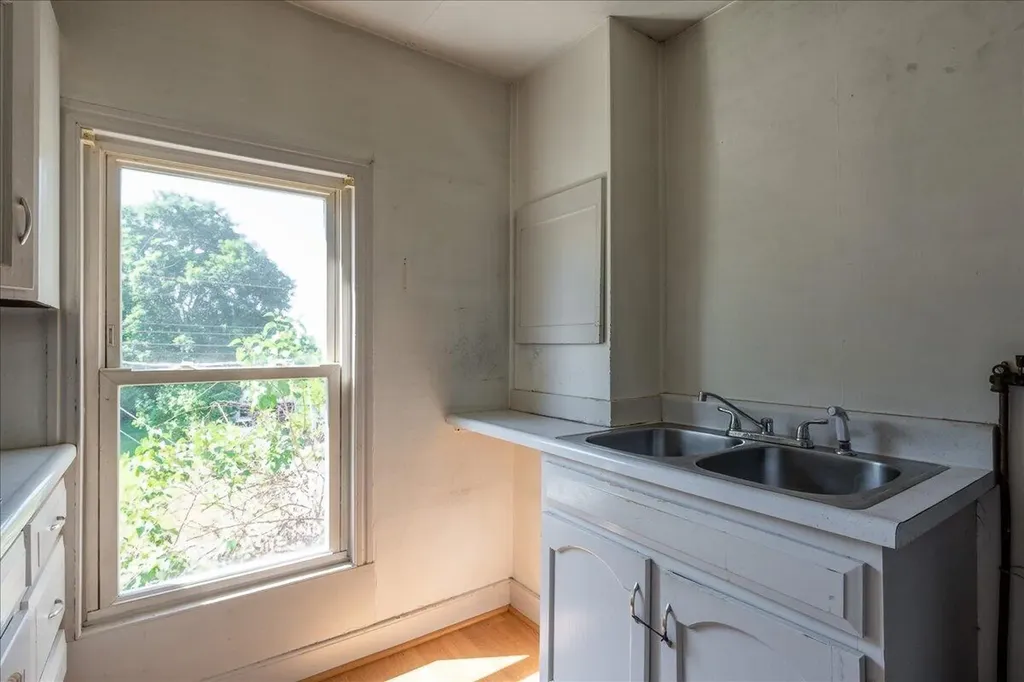 41 Hyler Street Thomaston ME 04861
