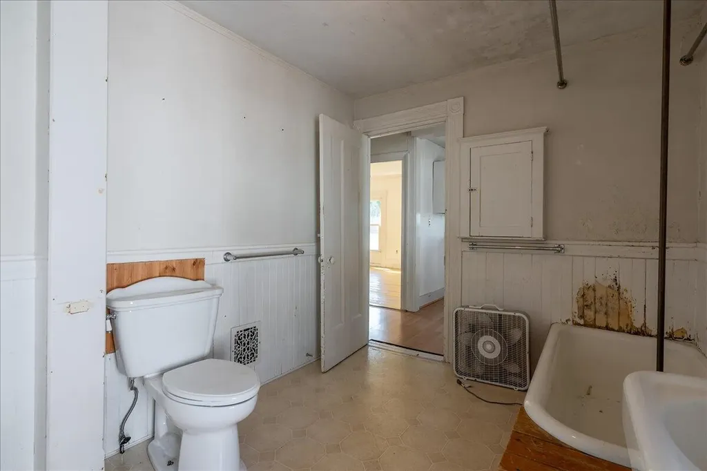 41 Hyler Street Thomaston ME 04861