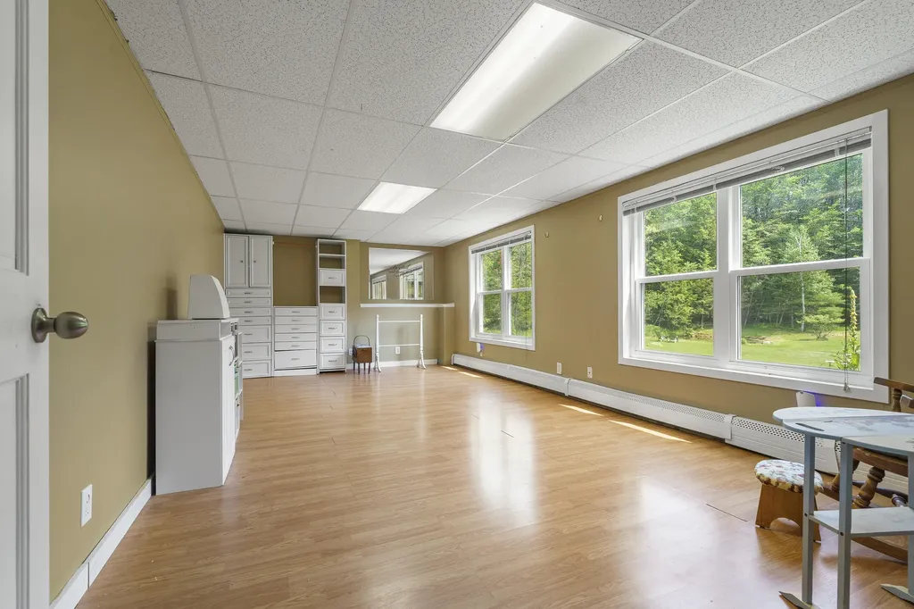 8 Dirt Road North Yarmouth ME 04097