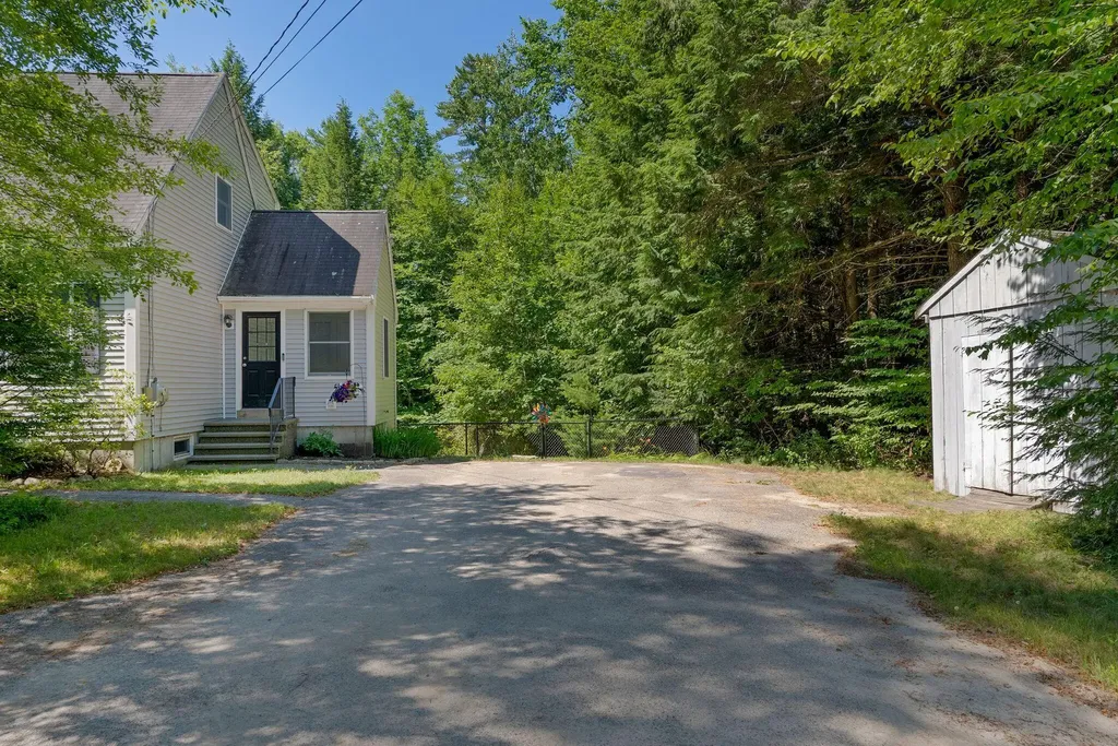 37 Rustic Way New Gloucester ME 04260