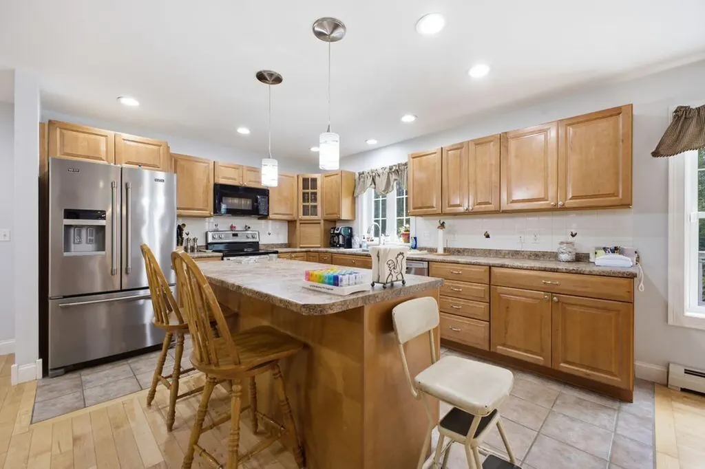 22 Davis Road Buxton ME 04093