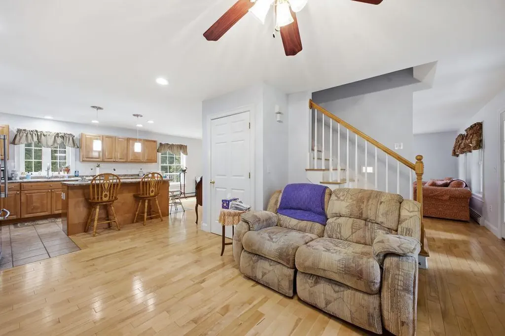 22 Davis Road Buxton ME 04093