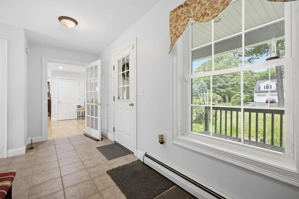 22 Davis Road Buxton ME 04093