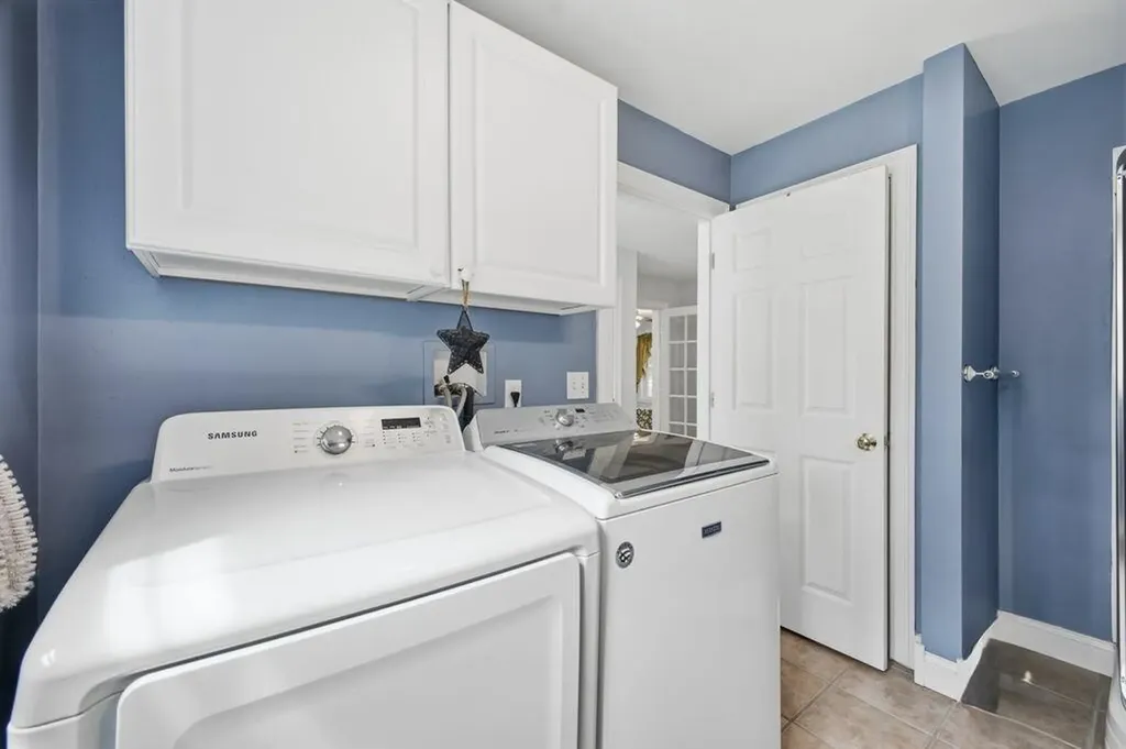 22 Davis Road Buxton ME 04093