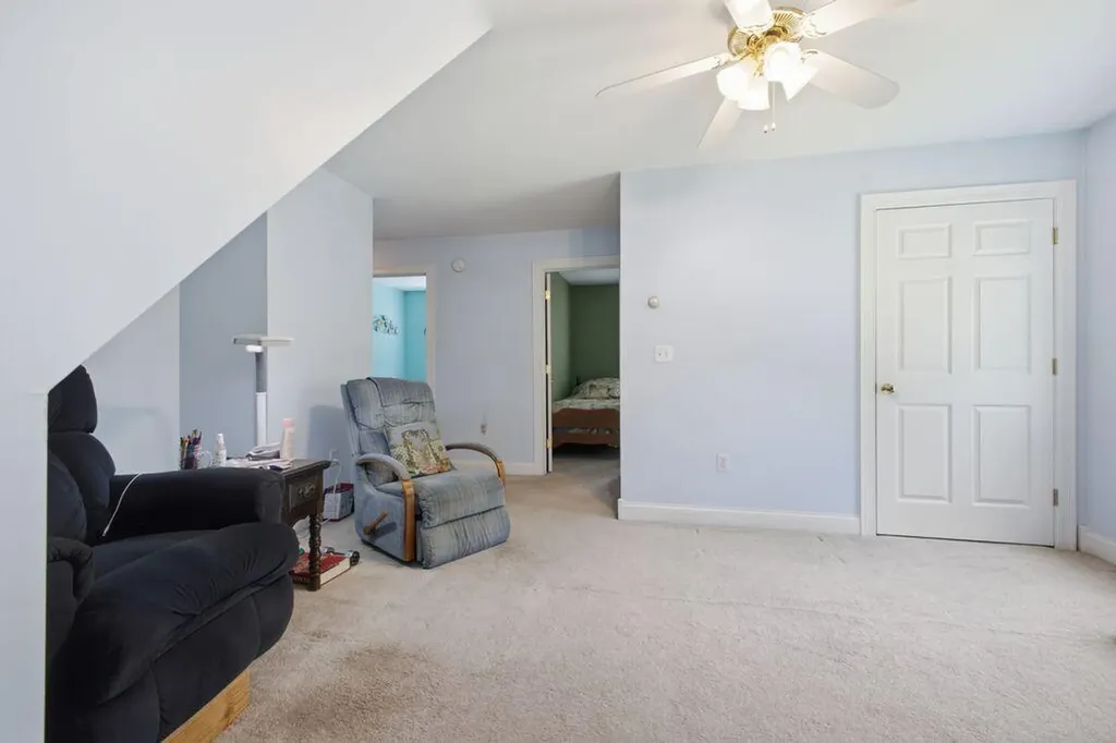 22 Davis Road Buxton ME 04093