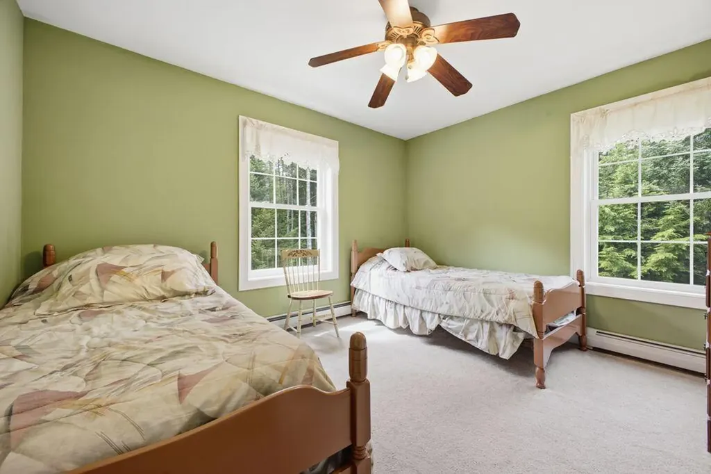 22 Davis Road Buxton ME 04093