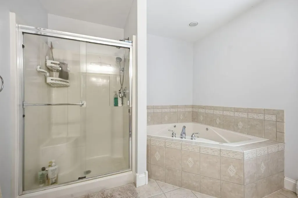 22 Davis Road Buxton ME 04093