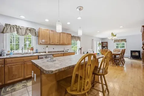 22 Davis Road Buxton ME 04093