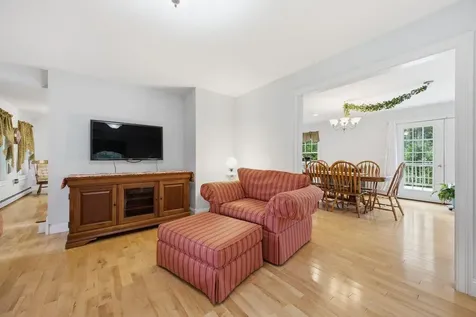 22 Davis Road Buxton ME 04093