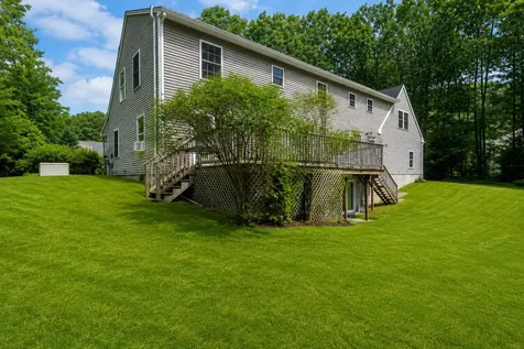 22 Davis Road Buxton ME 04093