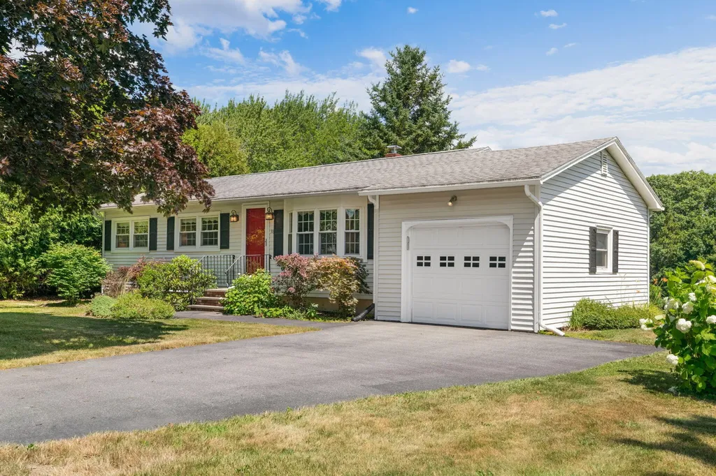 38 Perry Road Hampden ME 04444