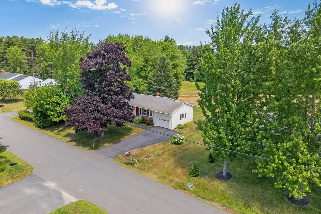 38 Perry Road Hampden ME 04444