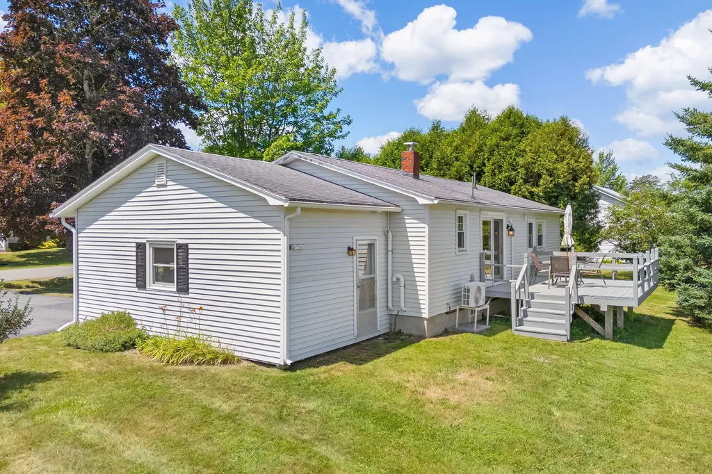 38 Perry Road Hampden ME 04444