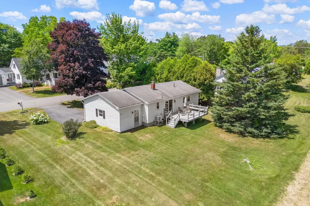 38 Perry Road Hampden ME 04444