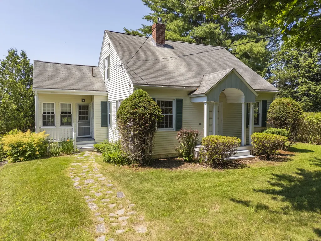 208 Falmouth Road Falmouth ME 04105