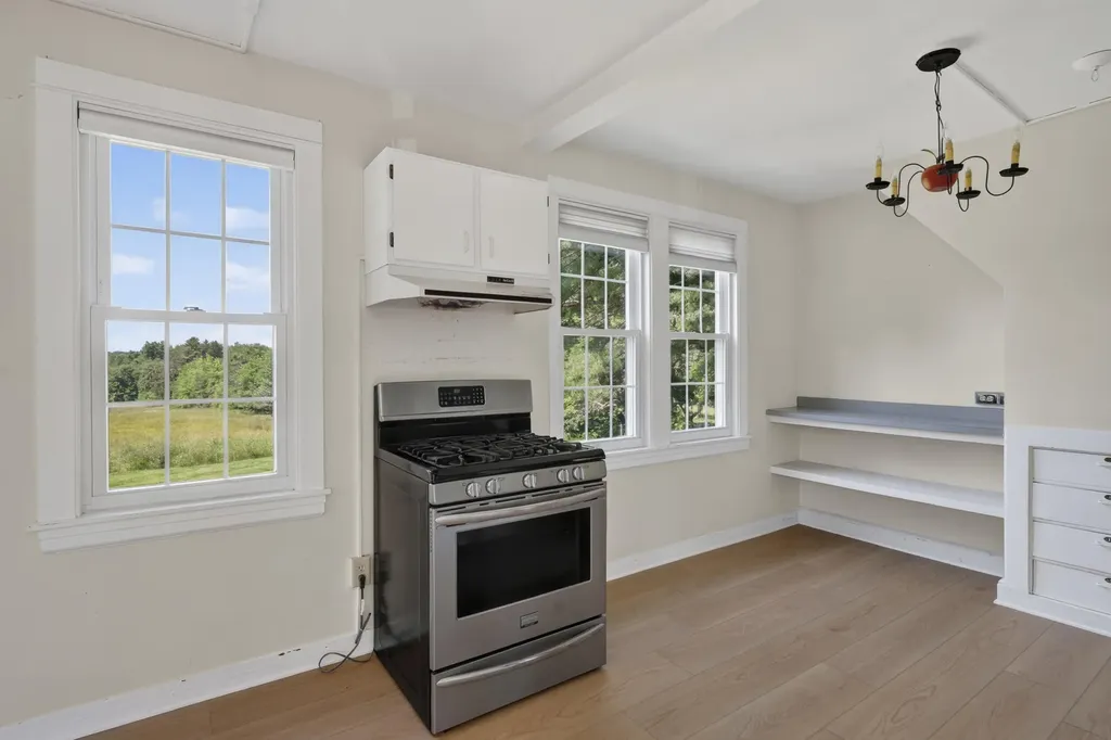 208 Falmouth Road Falmouth ME 04105