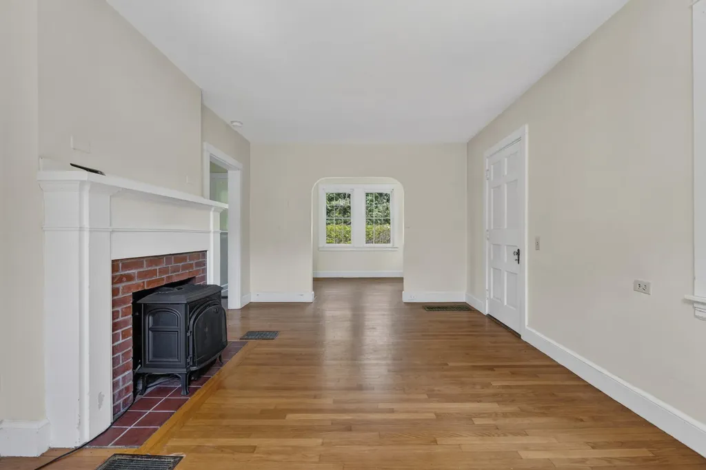 208 Falmouth Road Falmouth ME 04105