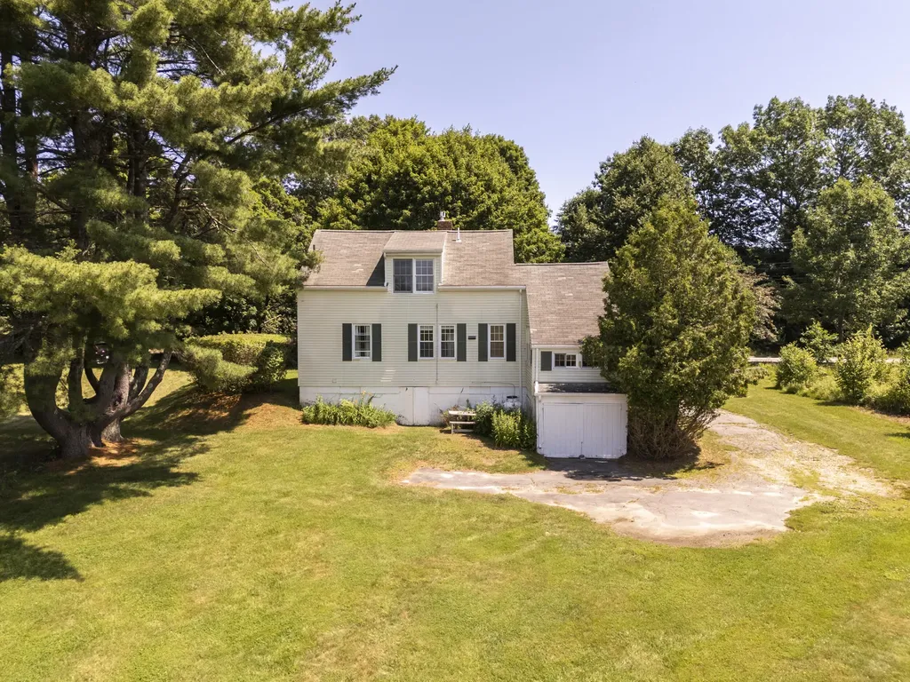 208 Falmouth Road Falmouth ME 04105