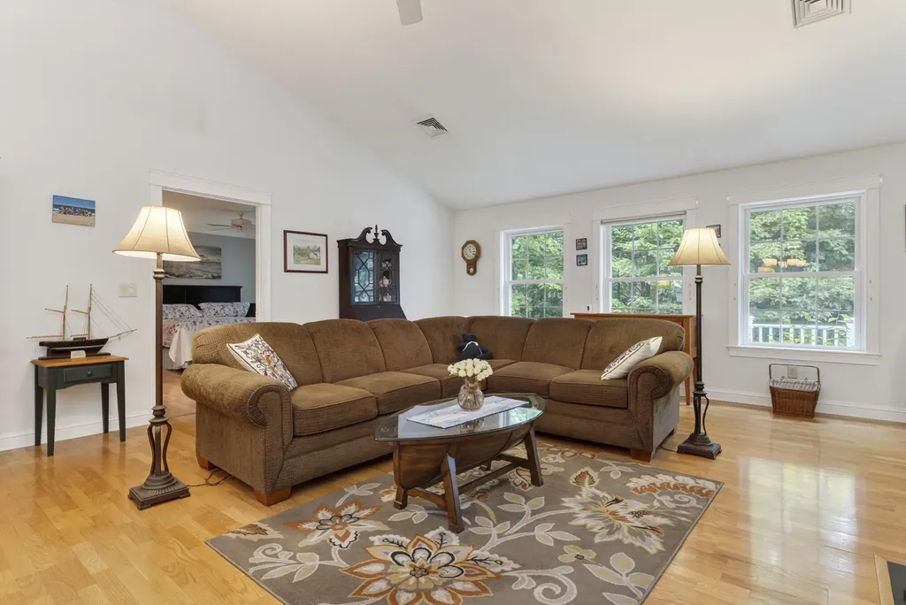 19 Mackworth Lane Cumberland ME 04110