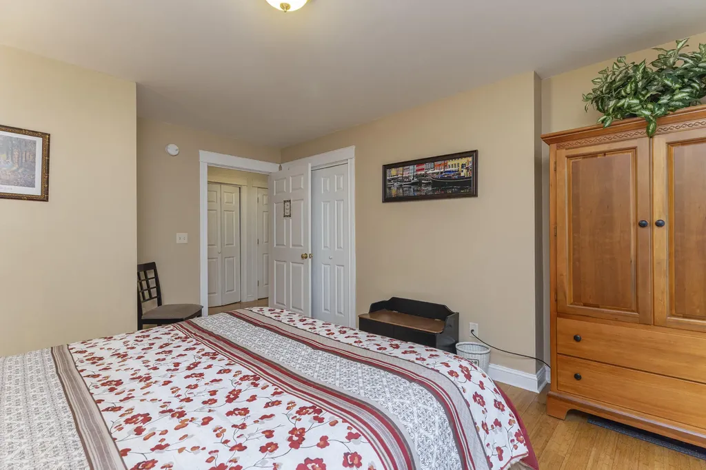 19 Mackworth Lane Cumberland ME 04110