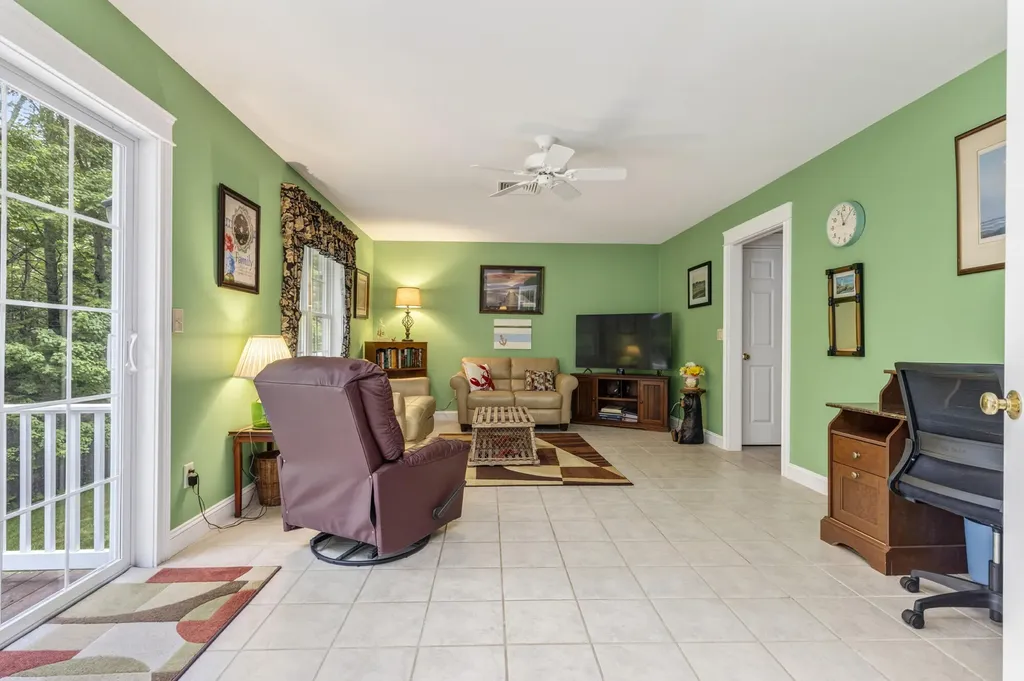19 Mackworth Lane Cumberland ME 04110