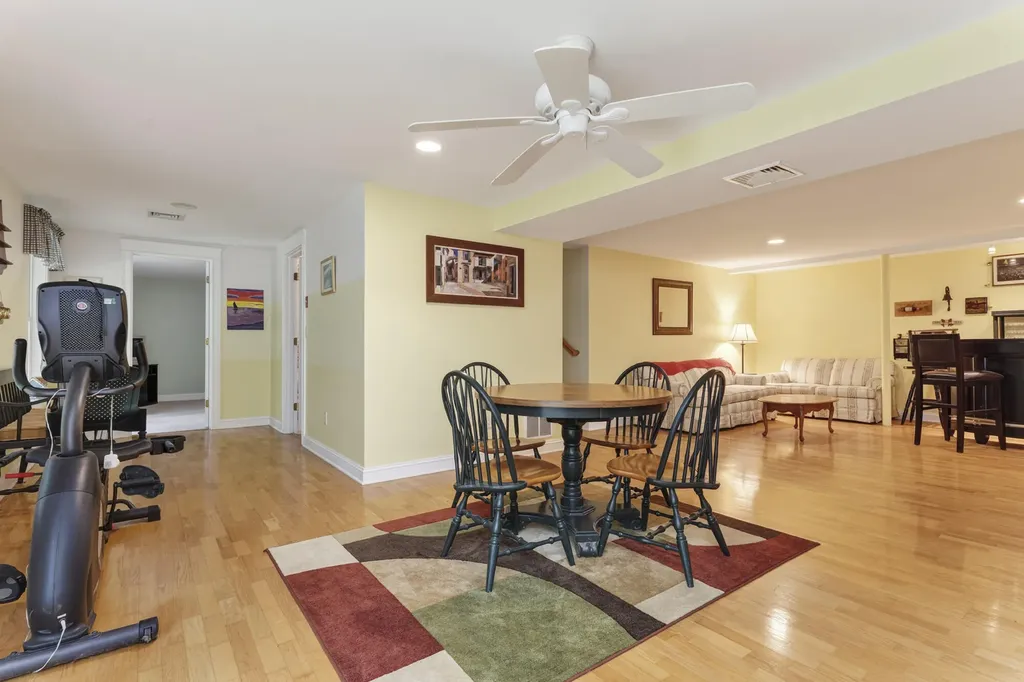 19 Mackworth Lane Cumberland ME 04110