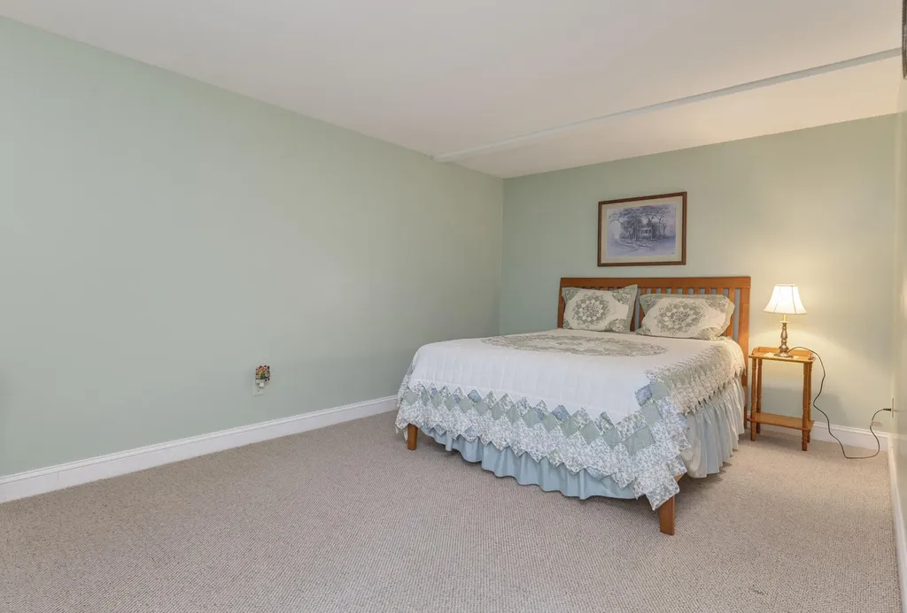 19 Mackworth Lane Cumberland ME 04110