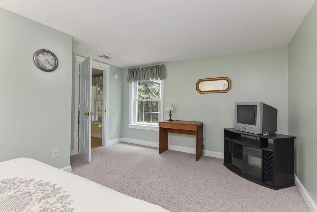 19 Mackworth Lane Cumberland ME 04110