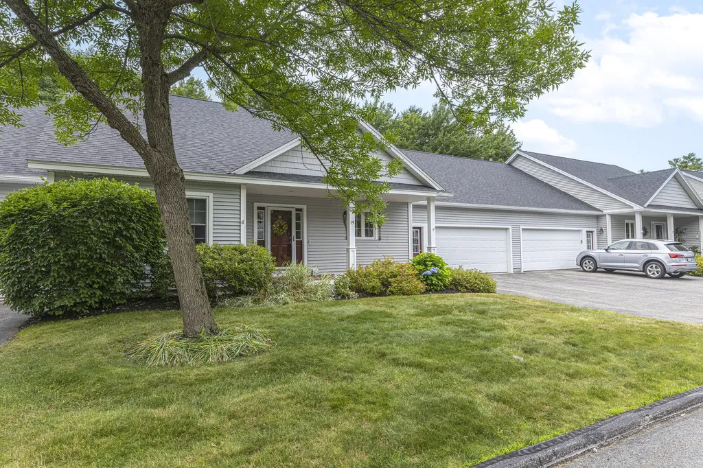 19 Mackworth Lane Cumberland ME 04110