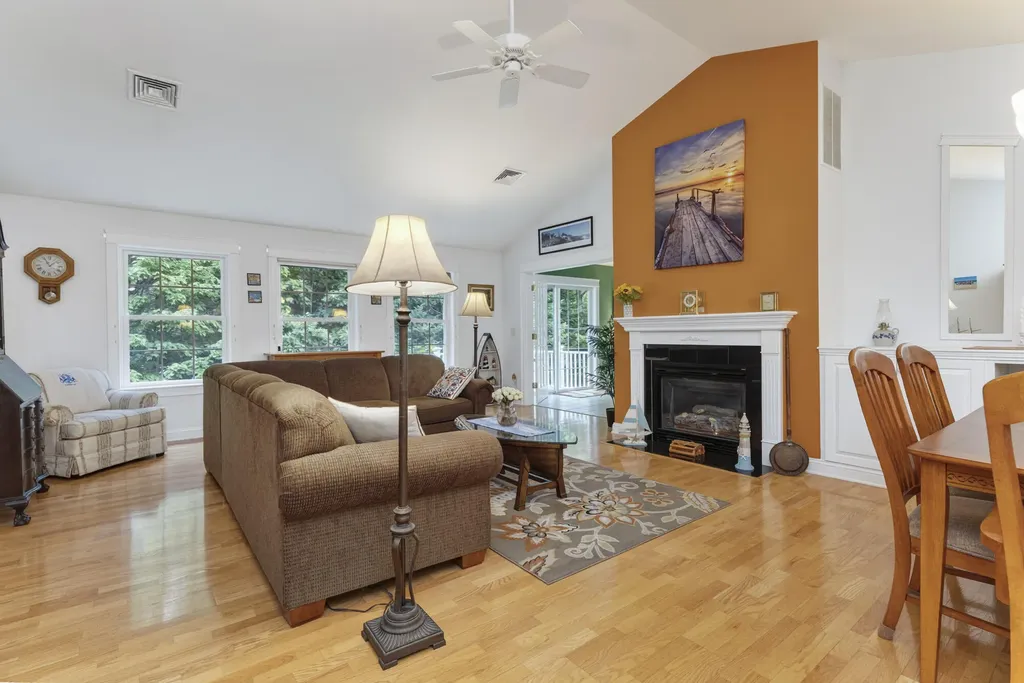 19 Mackworth Lane Cumberland ME 04110