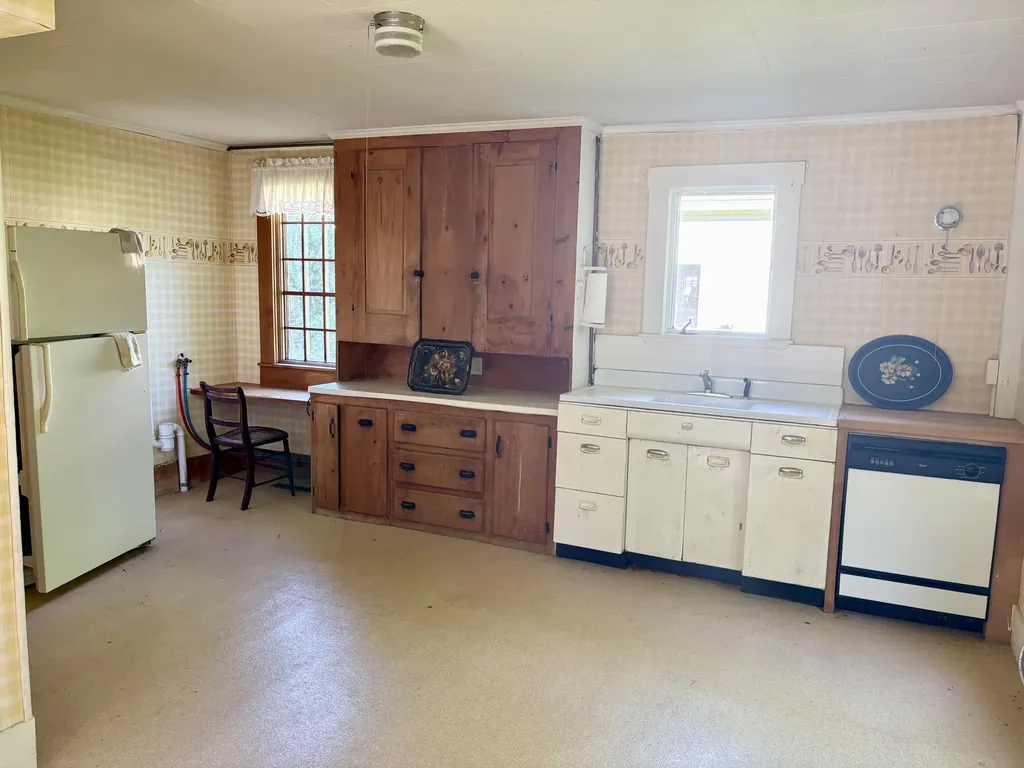 226 Elm Street Damariscotta ME 04543