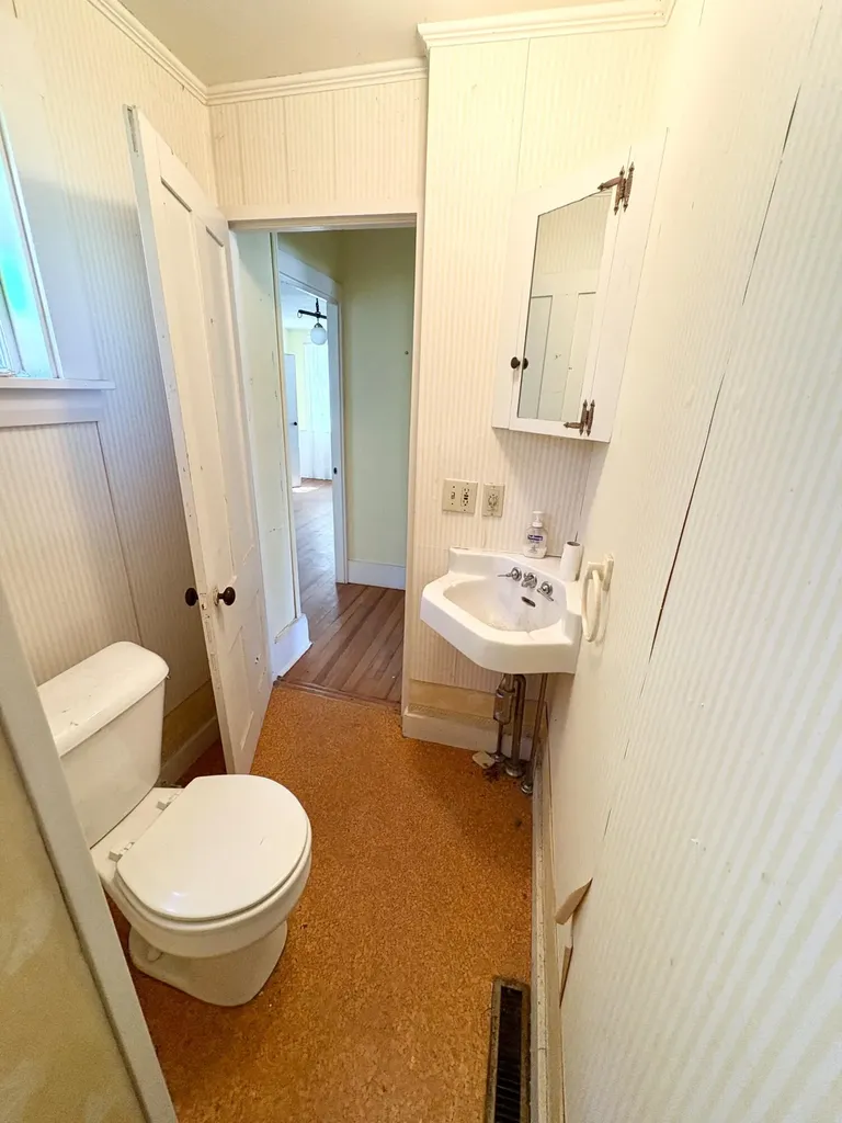 226 Elm Street Damariscotta ME 04543