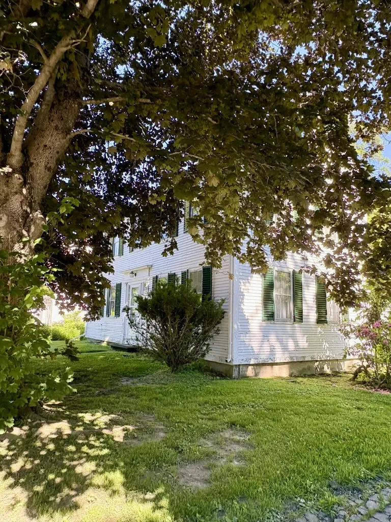 226 Elm Street Damariscotta ME 04543