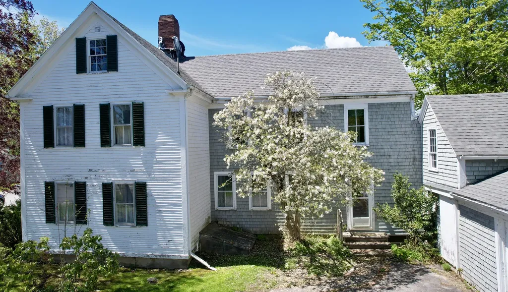 226 Elm Street Damariscotta ME 04543