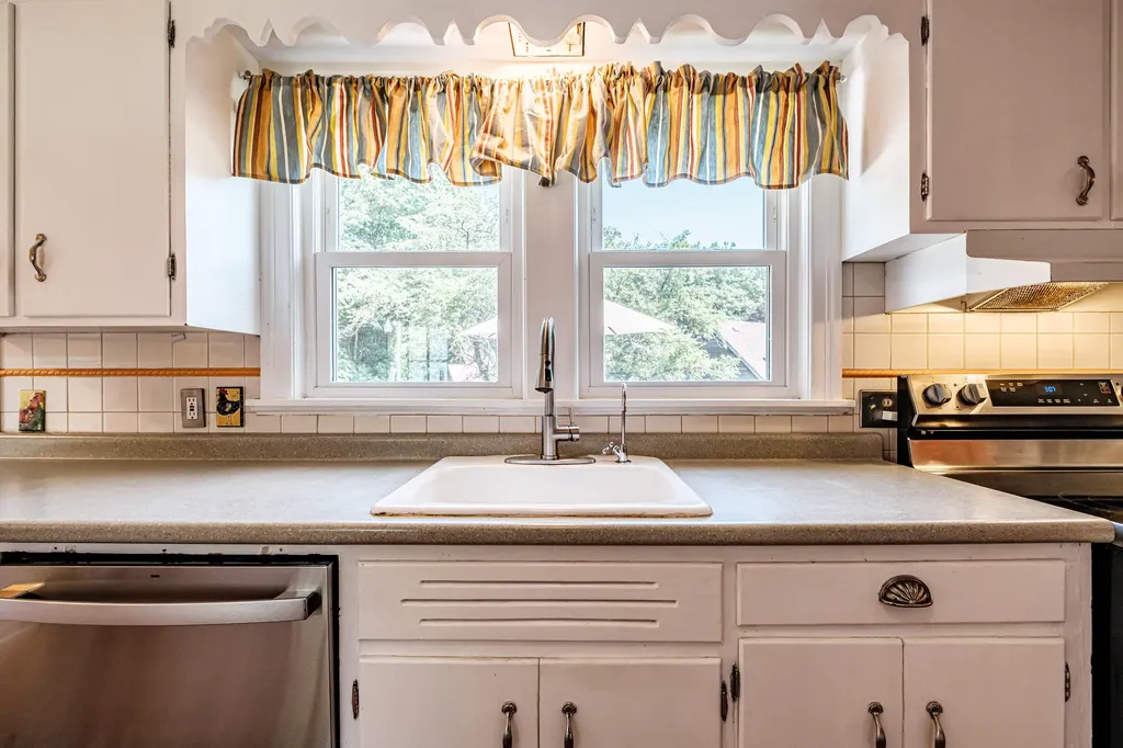8 White Birch Lane Portland ME 04103