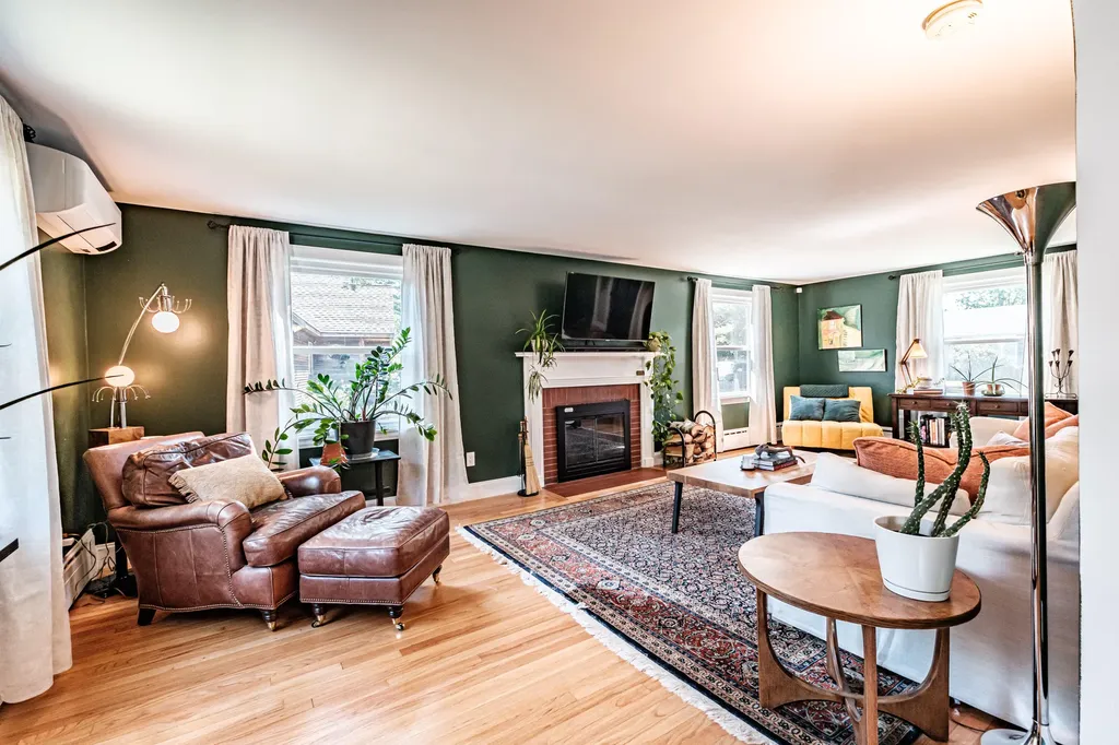 8 White Birch Lane Portland ME 04103