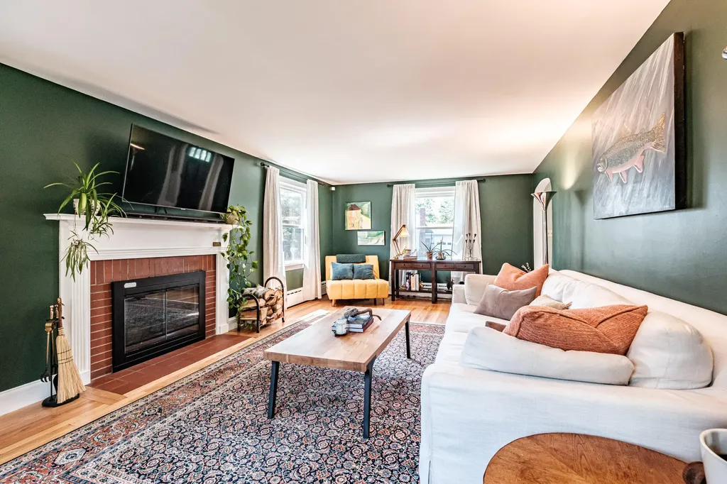 8 White Birch Lane Portland ME 04103