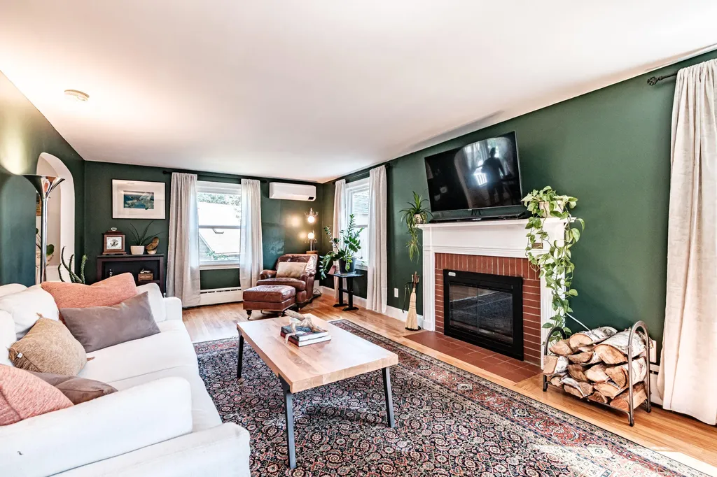 8 White Birch Lane Portland ME 04103