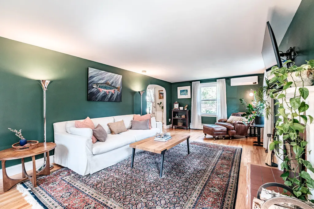 8 White Birch Lane Portland ME 04103