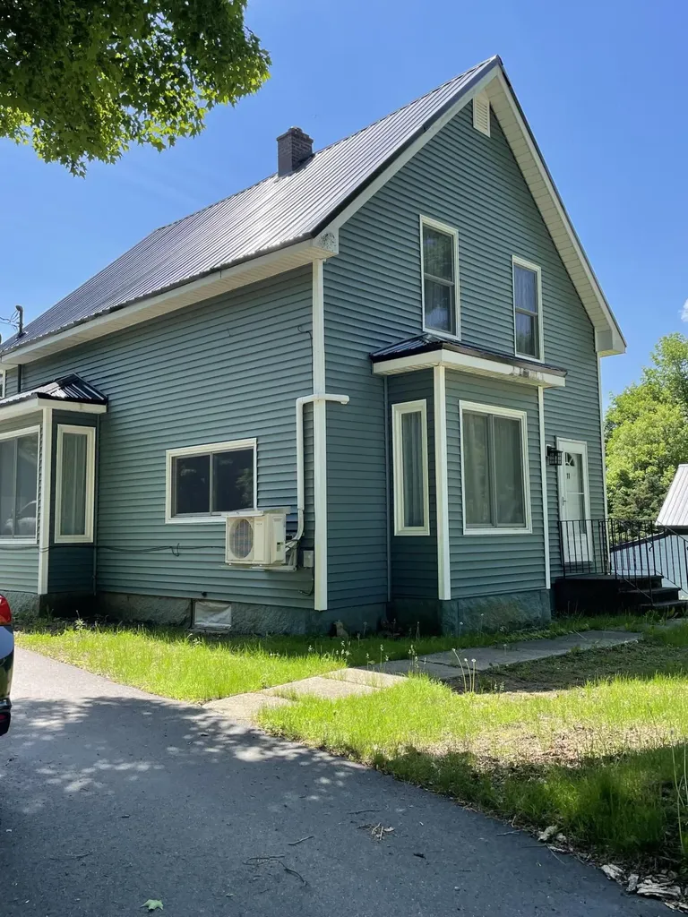 11 Garfield Street Calais ME 04619