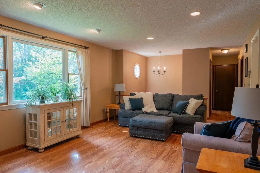 28 Eider Lane Topsham ME 04086