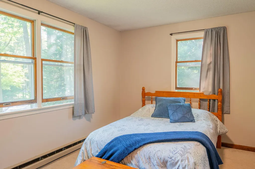 28 Eider Lane Topsham ME 04086