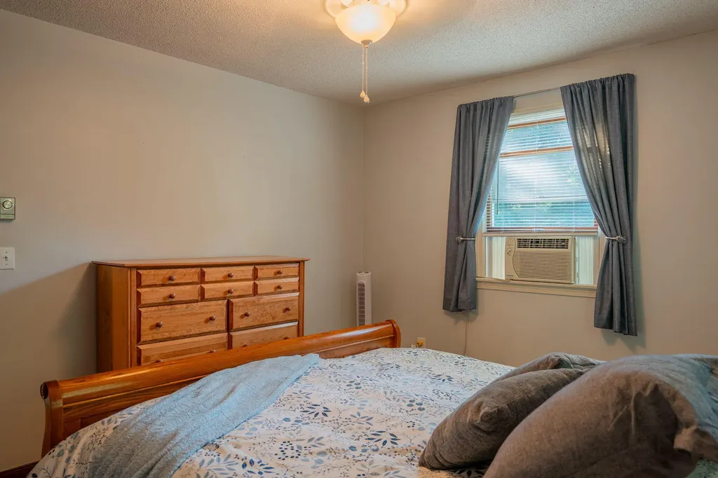 28 Eider Lane Topsham ME 04086